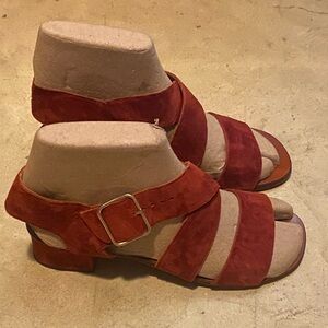 Chie Mihara Suede Cross buckle strap suede block heel sandals sz womens 38.5 8.5